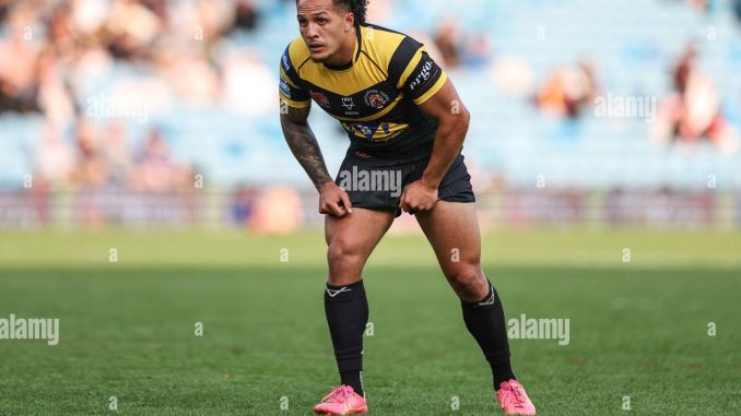 liam-horne-of-castleford-tigers-during-the-magic-weekend-match-huddersfield-giants-vs-castleford-tigers-at-elland-road-leeds-united-kingdom-18th-august-2024-photo-by-mark-cosgrovenews-images-2XW8NRF