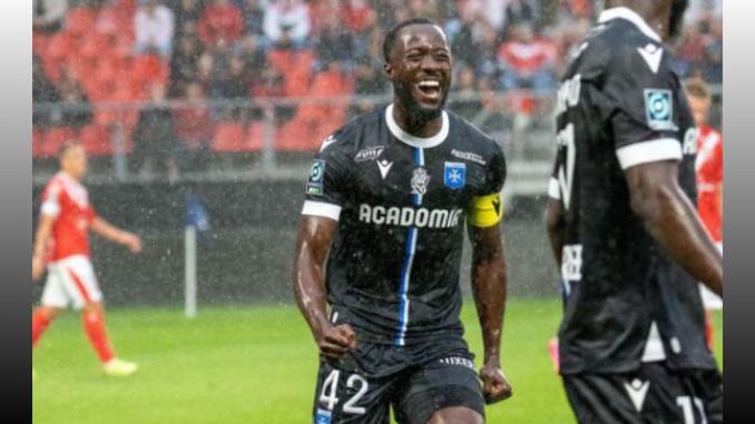 510202522333-i41p266gfa-elisha-owusu-auxe-610x400